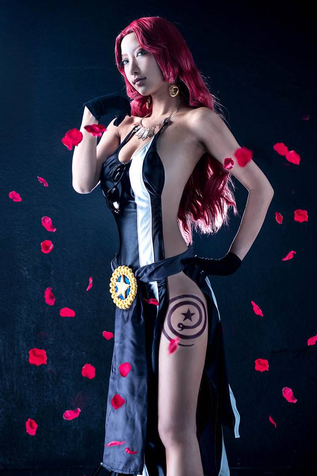 Cosplay福利/海贼王芭卡拉性感美女巨乳cosplay福利诱惑