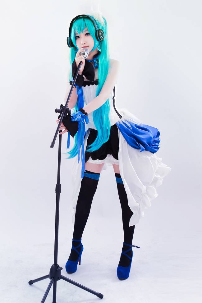 Cosplay福利/VOCALOID初音未来性感美腿黑丝cosplay福利