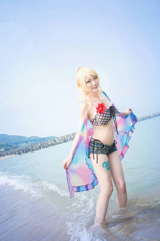 Cosplay福利/Love Live!绚濑绘里沙滩比基尼腿控cosplay福利