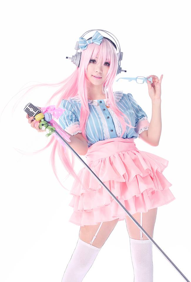 Cosplay福利/巨乳萝莉超级索尼子白丝足控cosplay福利