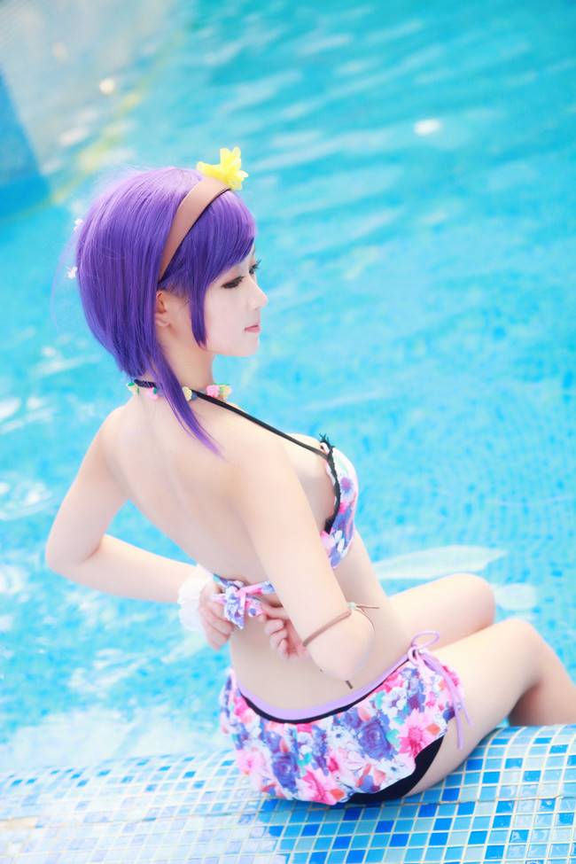 Cosplay福利/Love Live!南小鸟裸足美腿比基尼cosplay福利套图