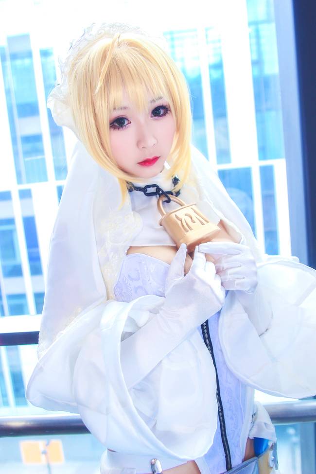 Cosplay福利/巨乳美腿SABER尼禄白丝性感cosplay福利集锦