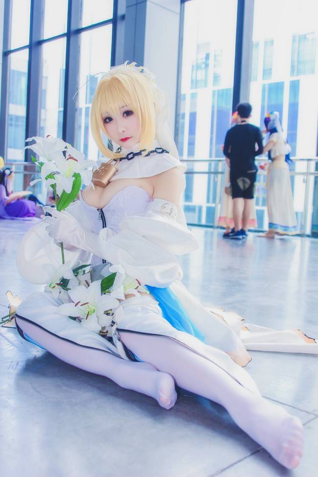 Cosplay福利/巨乳美腿SABER尼禄白丝性感cosplay福利集锦