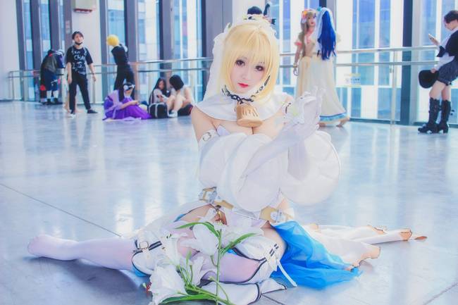 Cosplay福利/巨乳美腿SABER尼禄白丝性感cosplay福利集锦