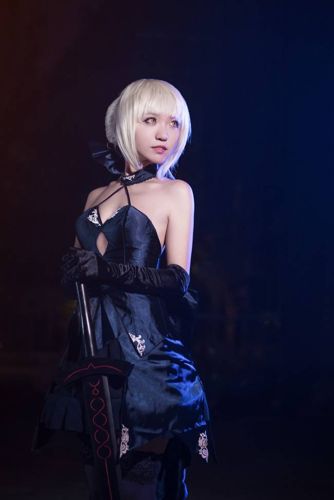 Cosplay福利/Fate/Grand Order 黑saber 满破
