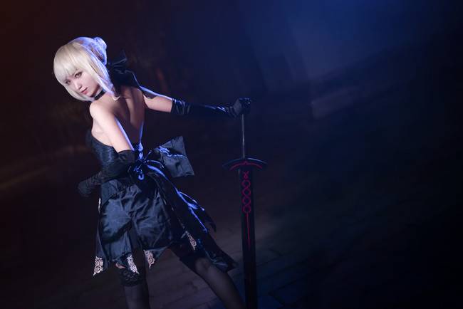 Cosplay福利/Fate/Grand Order 黑saber 满破
