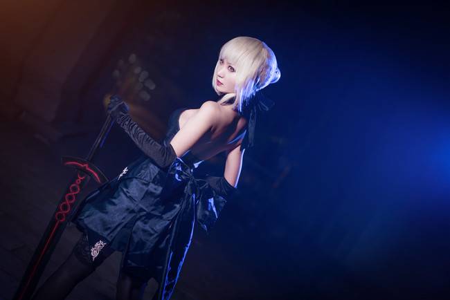 Cosplay福利/Fate/Grand Order 黑saber 满破
