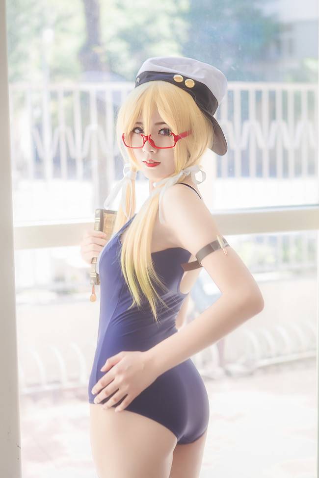 Cosplay福利/舰队Collection 伊8萝莉白丝死库水美腿cosplay福利图片