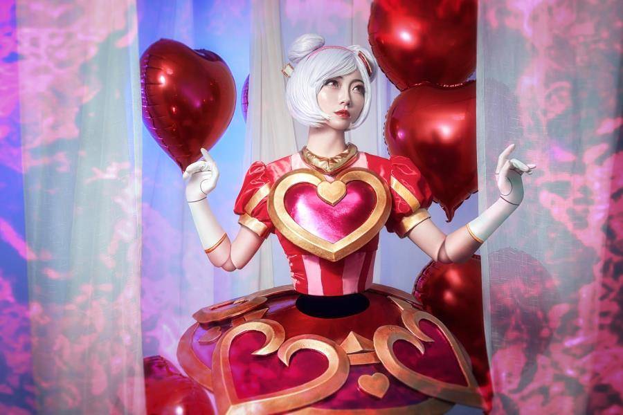 Cosplay福利/英雄联盟发条魔灵奥利安娜cos美女图片