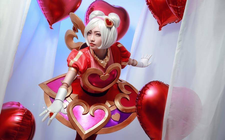 Cosplay福利/英雄联盟发条魔灵奥利安娜cos美女图片