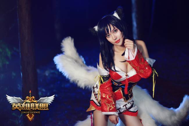 Cosplay福利/英雄联盟九尾妖狐阿狸性感cosplay美女图片