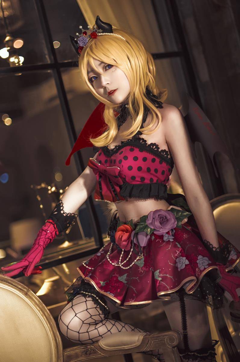 Cosplay福利/美女御姐绚濑绘里小恶魔觉醒cosplay图片