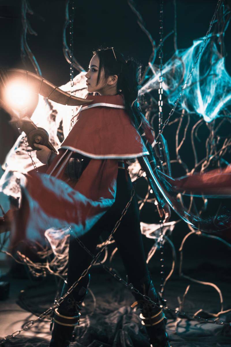 Cosplay福利/御姐风！英雄联盟暗夜猎手薇恩cosplay图片