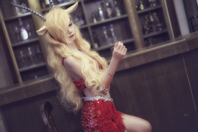 Cosplay福利/疯狂动物城 夏奇羊 性感美女腿玩年cosplay福利