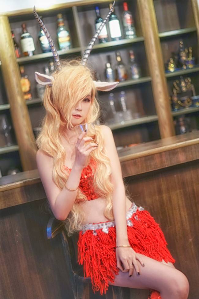 Cosplay福利/疯狂动物城 夏奇羊 性感美女腿玩年cosplay福利