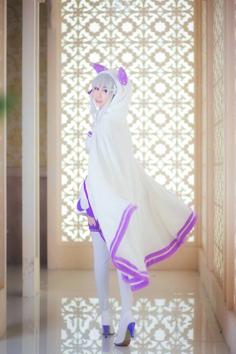 Cosplay福利/艾米莉娅E.M.T斗篷睡衣cos图片