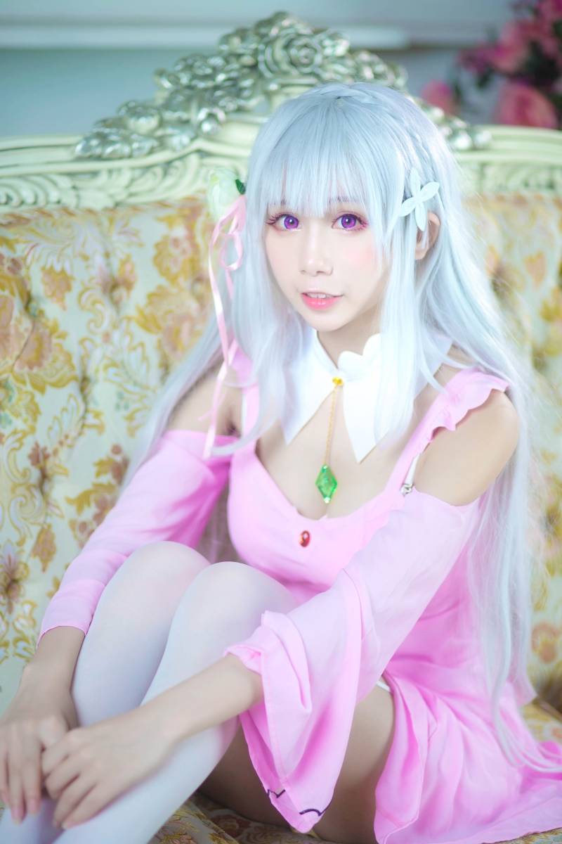 Cosplay福利/艾米莉娅E.M.T斗篷睡衣cos图片