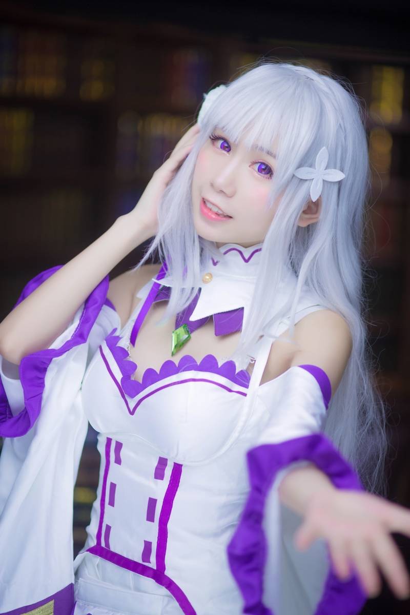 Cosplay福利/艾米莉娅E.M.T斗篷睡衣cos图片