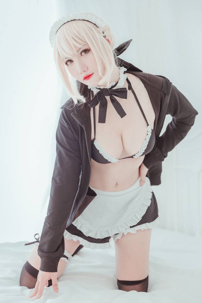 Cosplay福利/黑丝绝对领域翘臀少女 Fate/Grand Order 阿尔托利亚·潘德拉贡COSPLAY cn:风色夭夭