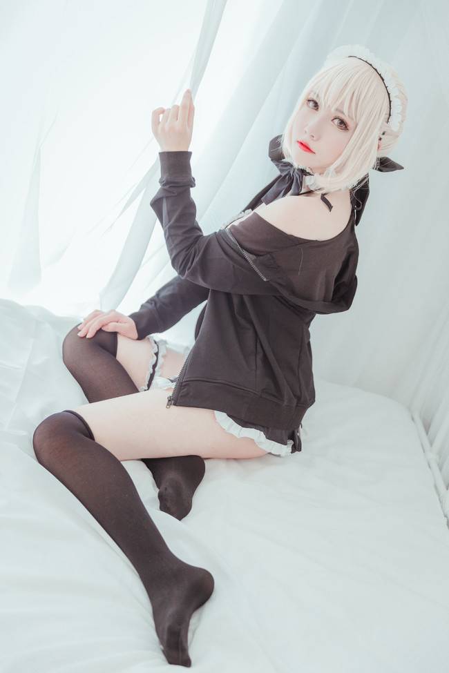 Cosplay福利/黑丝绝对领域翘臀少女 Fate/Grand Order 阿尔托利亚·潘德拉贡COSPLAY cn:风色夭夭