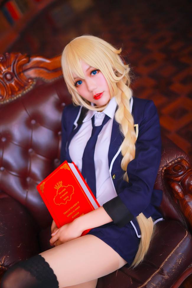 Cosplay福利/黑丝绝对领域制服美少女 Fate/Apocrypha 贞德COSPLAY美图欣赏 cn:彩芸