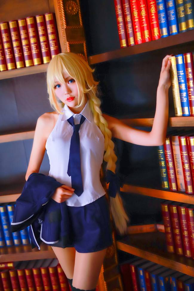 Cosplay福利/黑丝绝对领域制服美少女 Fate/Apocrypha 贞德COSPLAY美图欣赏 cn:彩芸