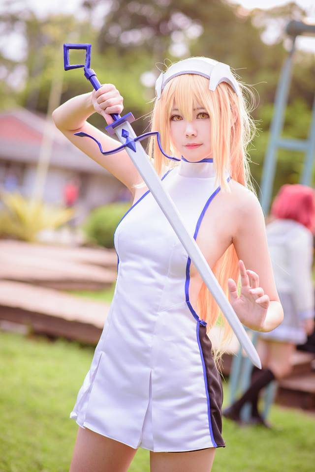 Cosplay福利/《怕不怕掉下来》在地下城寻求邂逅是否搞错了什么 艾丝·华伦斯坦COSPLAY美图欣赏 cn:Arty亞緹