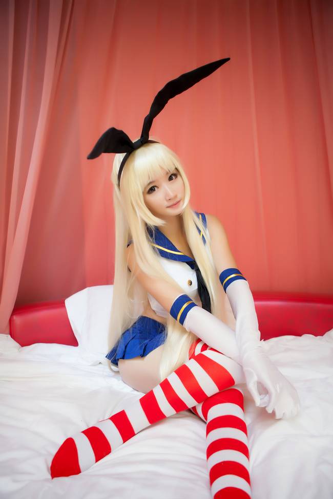 Cosplay福利/舰队Collection岛风 兔女郎 粉白条纹过膝袜美腿