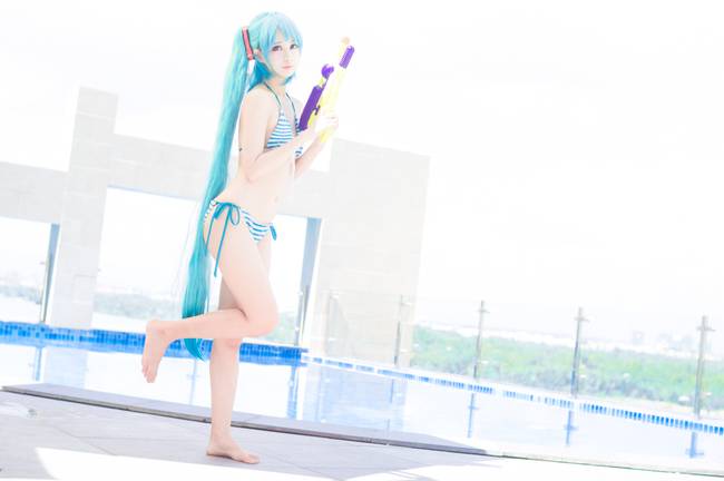 Cosplay福利/【腿控福利】VOCALOID初音未来泳装裸足cos福利