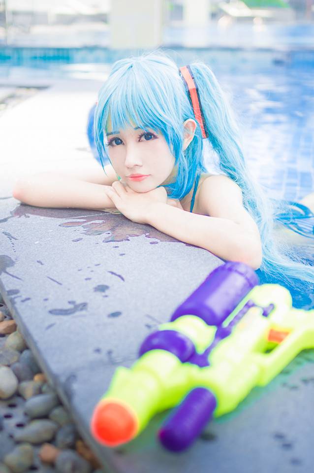 Cosplay福利/【腿控福利】VOCALOID初音未来泳装裸足cos福利