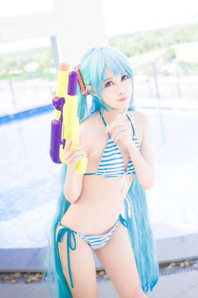 Cosplay福利/【腿控福利】VOCALOID初音未来泳装裸足cos福利