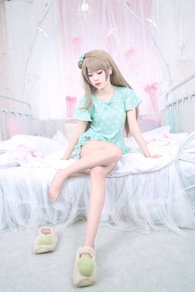 Cosplay福利/【腿控福利】Love Live南小鸟睡衣诱惑可爱萝莉cos福利
