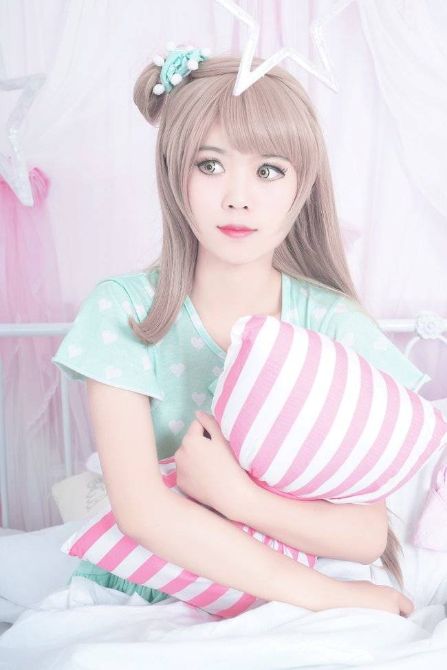 Cosplay福利/【腿控福利】Love Live南小鸟睡衣诱惑可爱萝莉cos福利