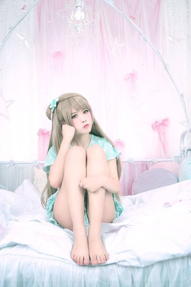 Cosplay福利/【腿控福利】Love Live南小鸟睡衣诱惑可爱萝莉cos福利