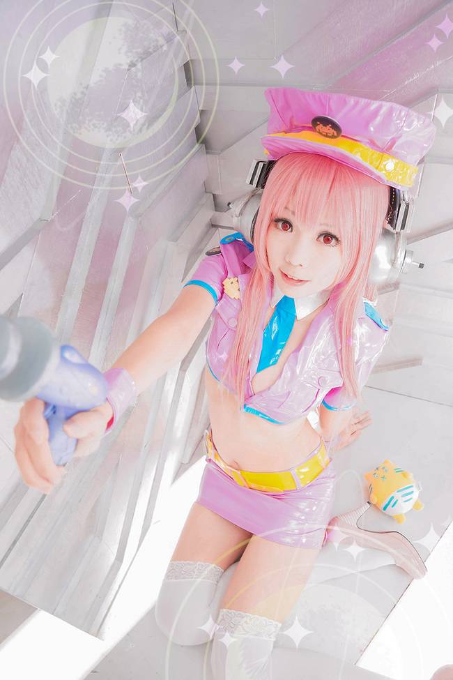 Cosplay福利/超级索尼子，粉色乳胶衣性感COS