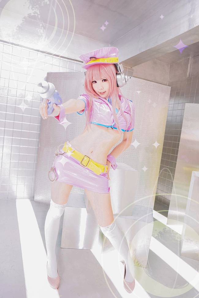 Cosplay福利/超级索尼子，粉色乳胶衣性感COS