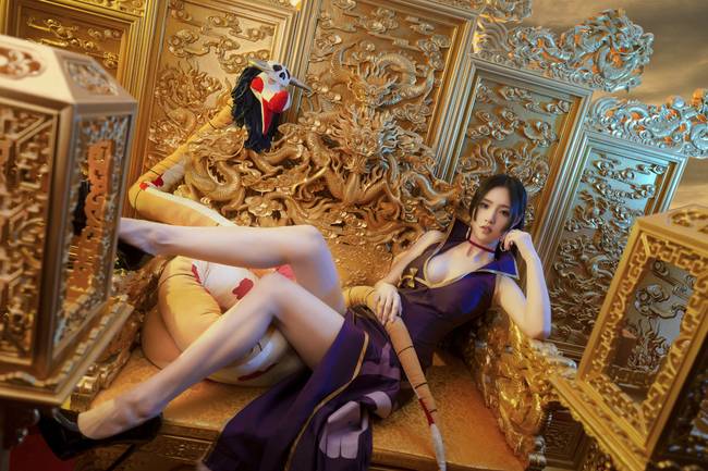 Cosplay福利/海贼王波雅·汉库克 御姐巨乳美腿