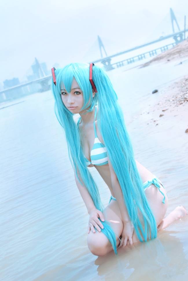 Cosplay福利/VOCALOID初音未来泳装无下限cos福利图片