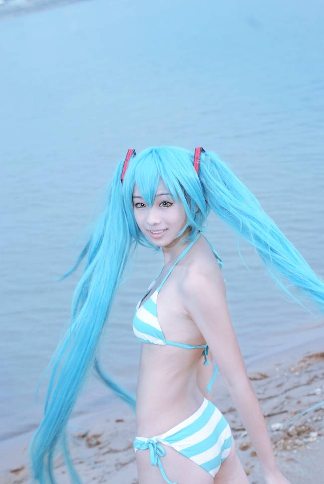 Cosplay福利/VOCALOID初音未来泳装无下限cos福利图片
