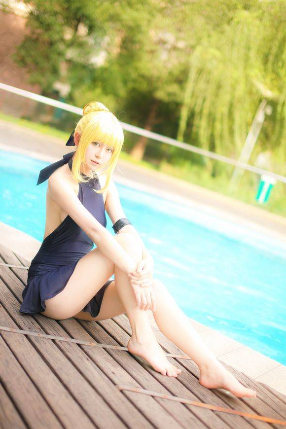 Cosplay福利/【COS正片】saber亚瑟王泳装长腿福利cos美图