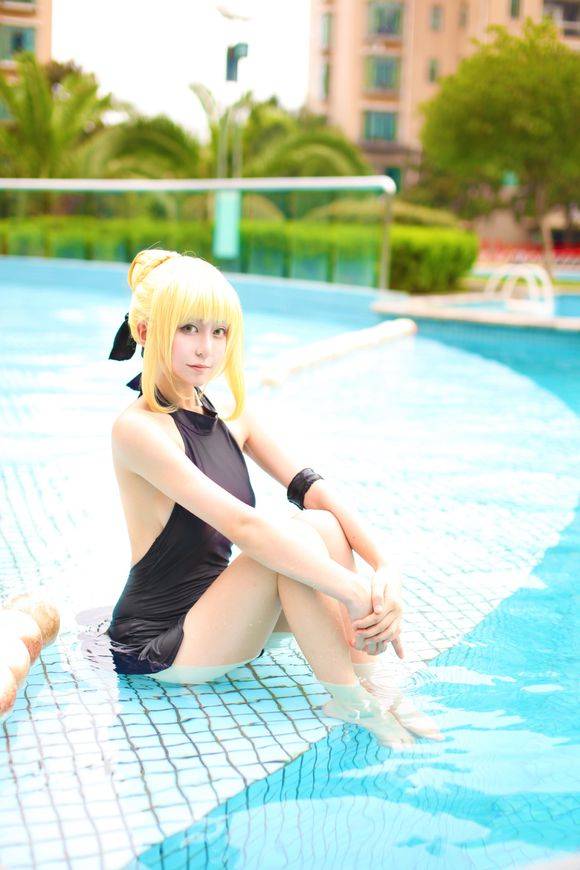 Cosplay福利/【COS正片】saber亚瑟王泳装长腿福利cos美图