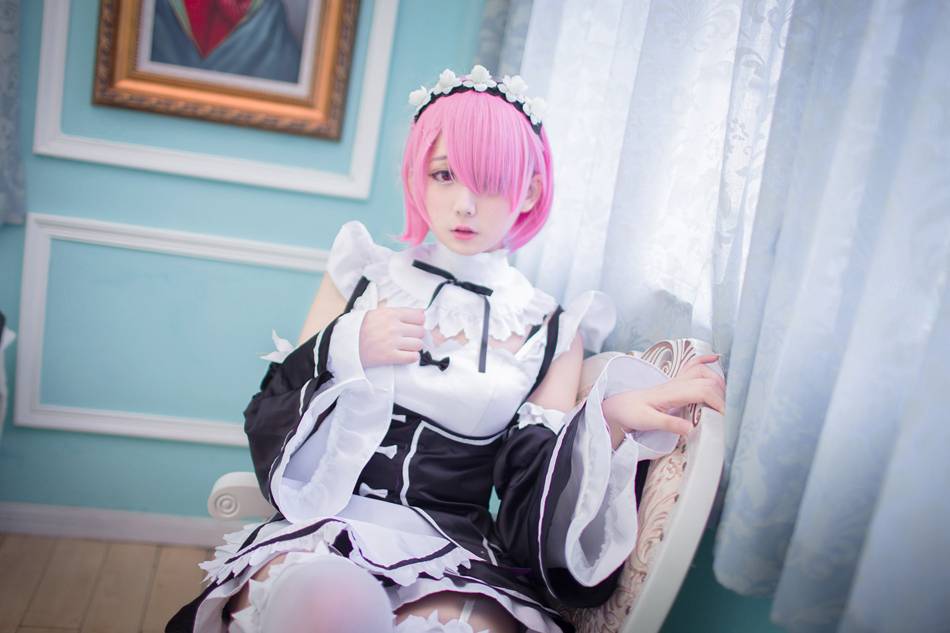 Cosplay福利/《从零开始的异世界生活》蕾姆白丝COS福利