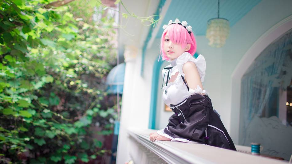 Cosplay福利/《从零开始的异世界生活》蕾姆白丝COS福利