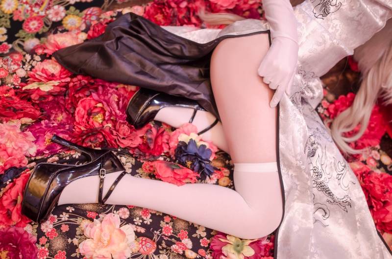 Cosplay福利/《缘之空》穹妹白旗袍COS福利,白丝美腿诱惑