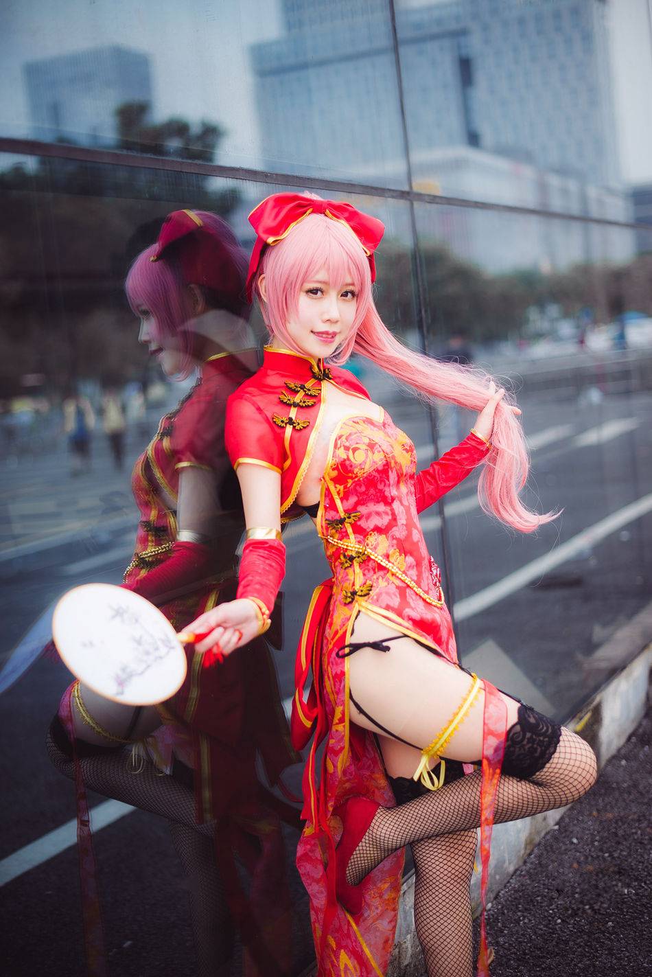 Cosplay福利/巡音Luka金丝雀白腿黑丝COS