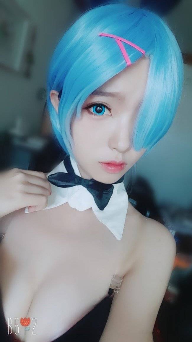 Cosplay福利/清纯童颜巨乳萝莉控 兔女郎 蕾姆制服cos福利