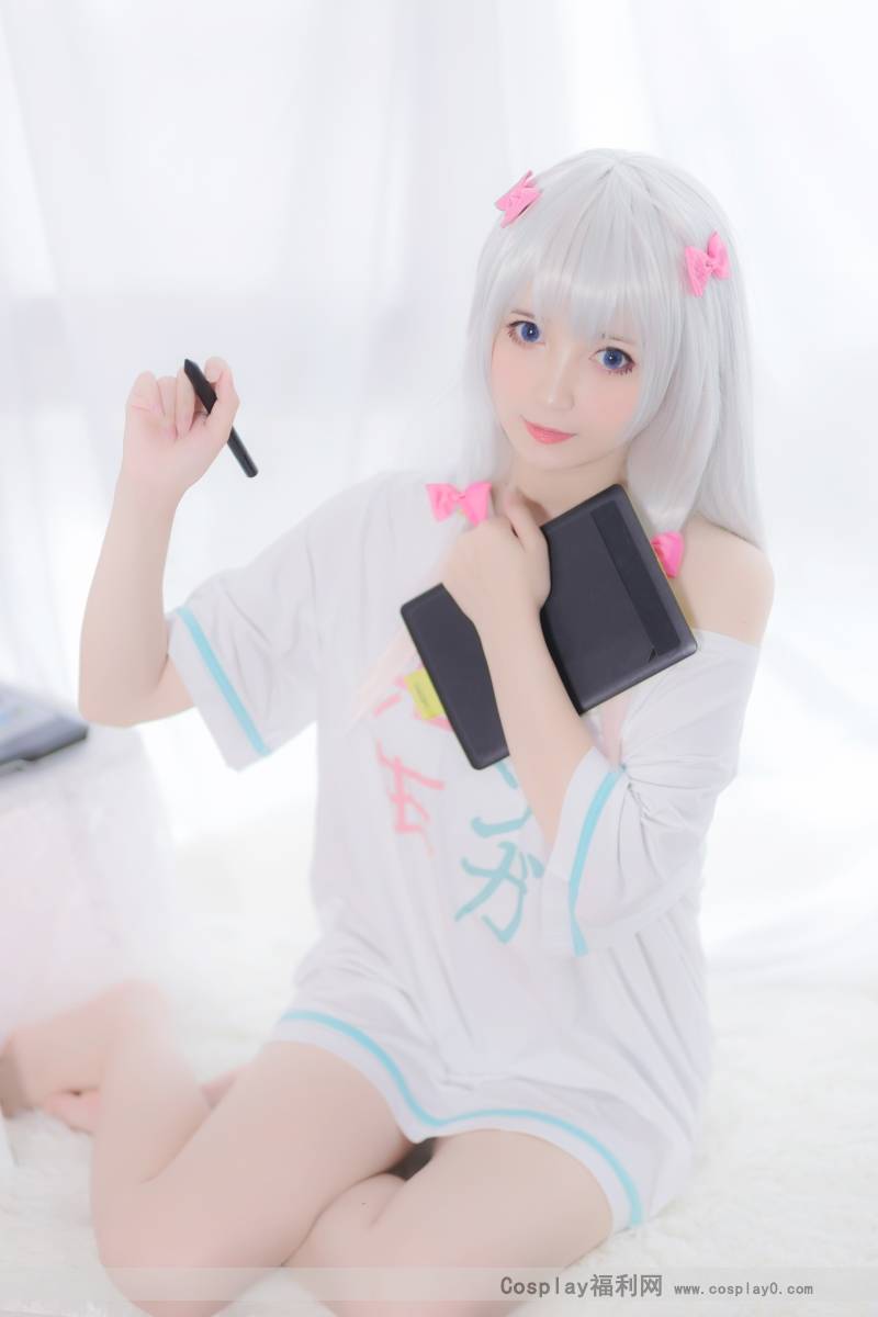 Cosplay福利/二次元萝莉 埃罗芒阿老师和泉纱雾裸足cosplay，这腿白的可怕