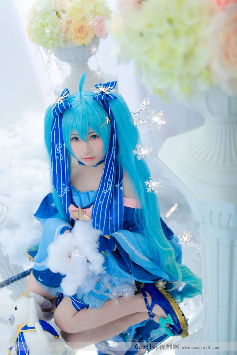Cosplay福利/星与雪的公主 初音未来双马尾cosplay美女图片