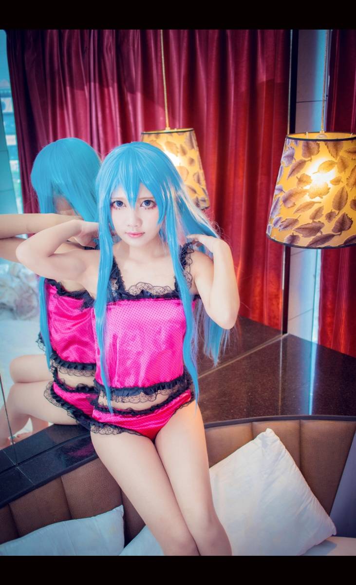 Cosplay福利/VOCALOID初音未来蕾丝内衣cosplay美女福利图片