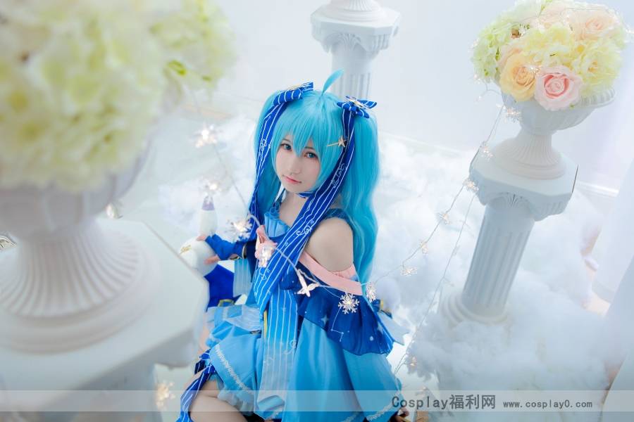 Cosplay福利/星与雪的公主 初音未来双马尾cosplay美女图片